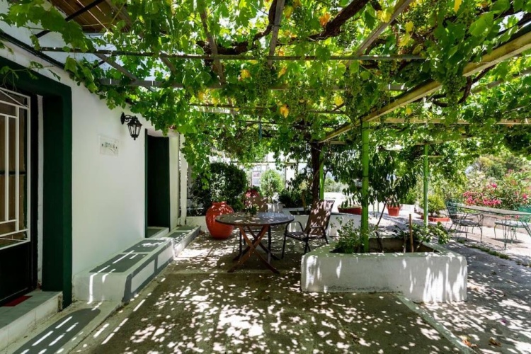 4 Bedrooms Cottage