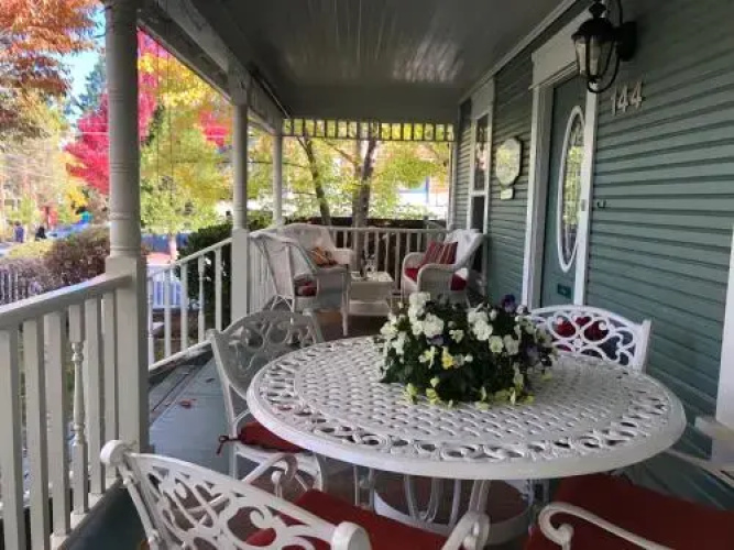 Second Street Cottages