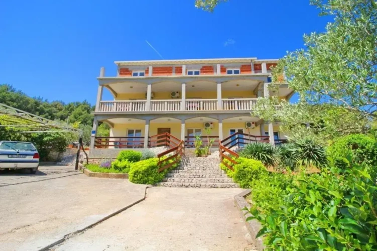 1 Bedroom Standard Double room with garden view