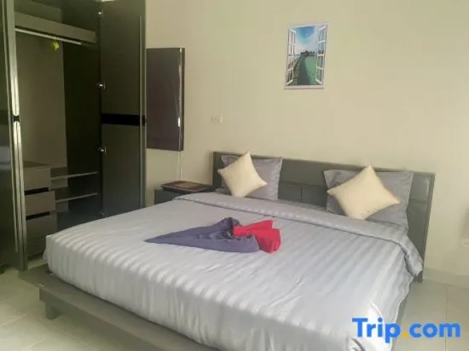 2 Bedrooms Quadruple Villa