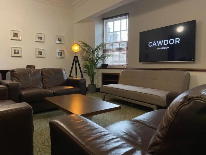 1 Bedroom Penthouse Apartment with view