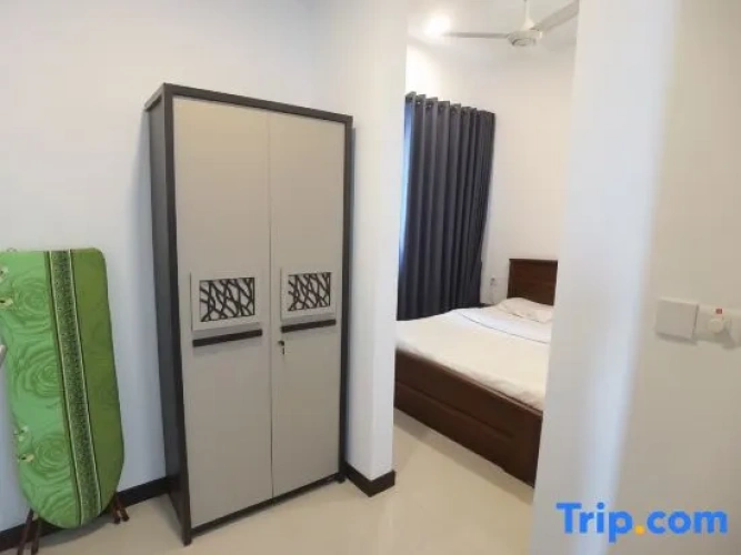 3 Bedrooms Apartment