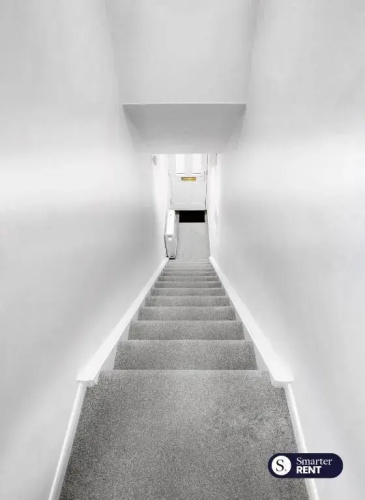 Maidenhead - 1 Bed Modern Flat - Private Entrance