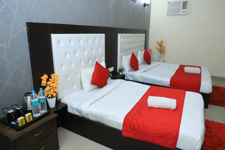 Standard Triple room