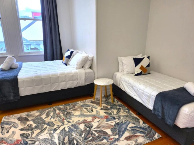 3 Bedrooms Apartment