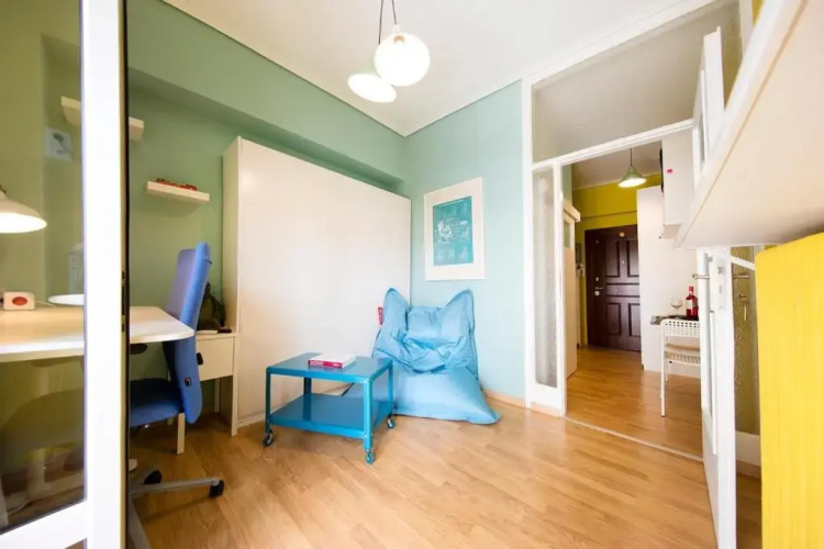 Startupper's Pad in real Athenian neighbourhood