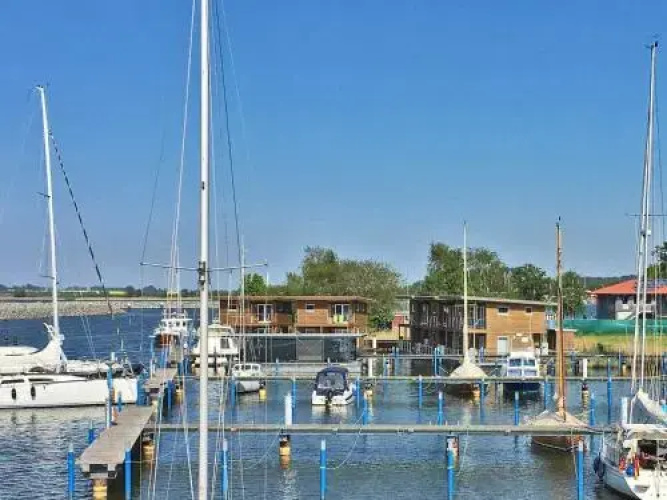 FLOATING HOUSES Classic _ _Schwimm