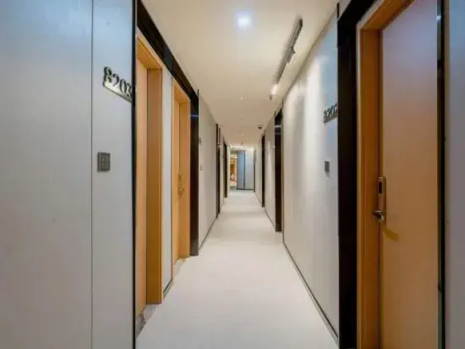 Huajing Theme Hotel
