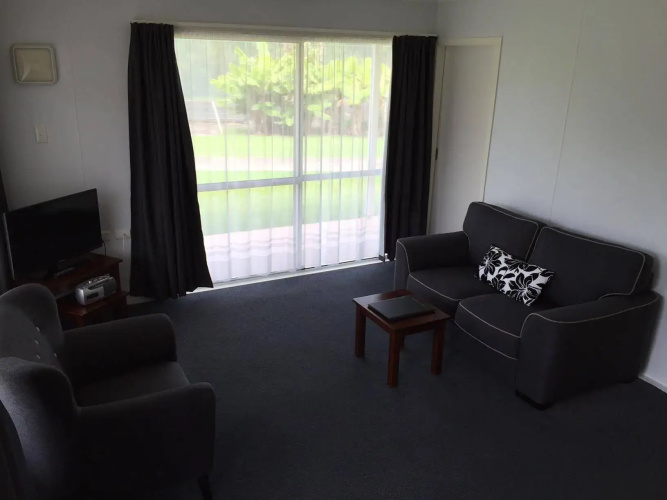 Hibiscus Crown Apartments