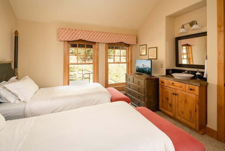 3 Bedrooms Cottage