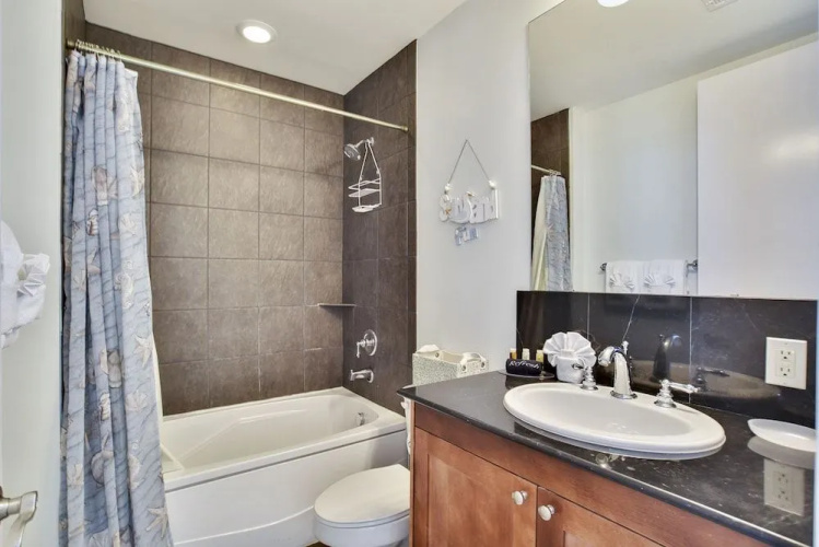 Emerald 1111 by Ryson Vacation Rentals
