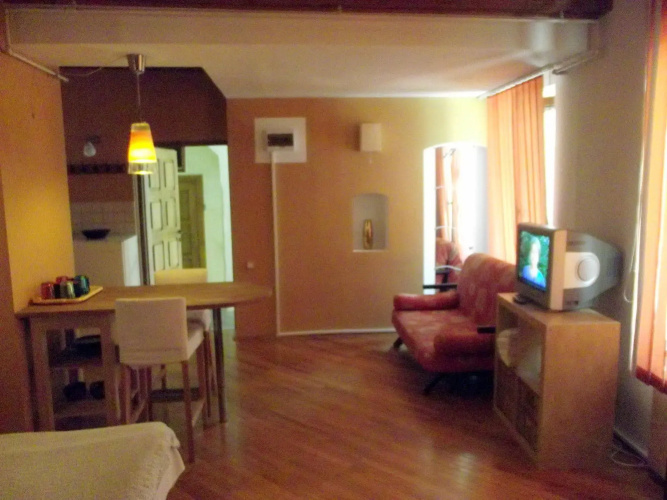 Main Square Apartments & More