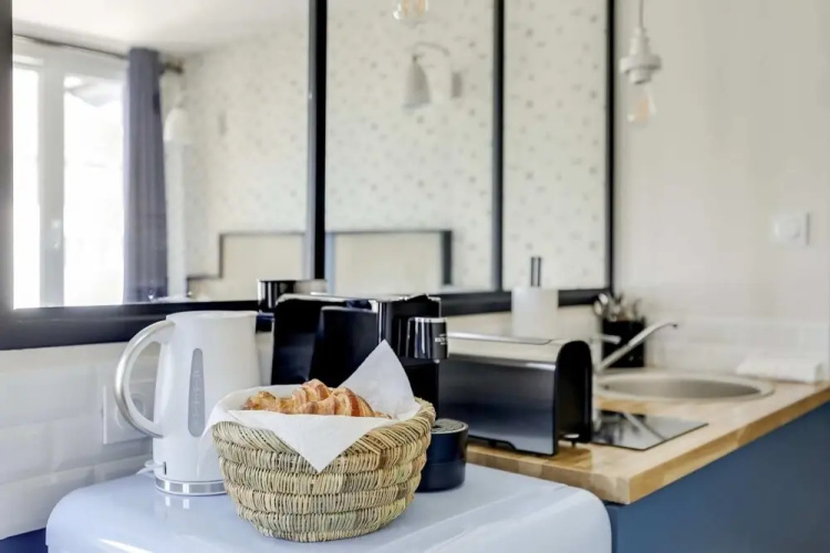 Lovely 2 Bed Apartment in Vanves