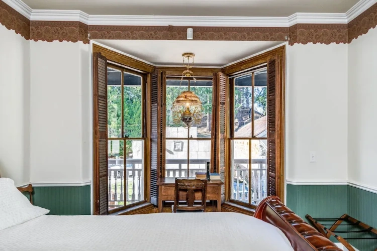 Suite with balcony