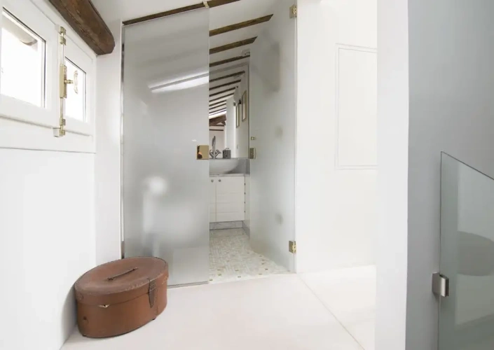 3 Bedrooms Apartment with canal view