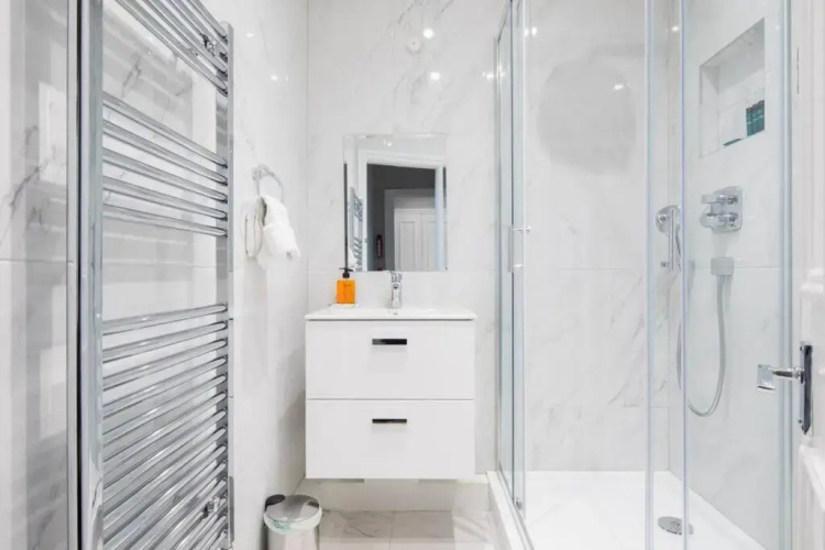 Large and Luxurious 2B 2B flat nr Paddington