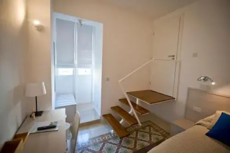 Apartment 81