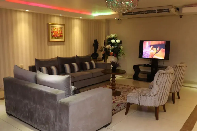 Hotel Luxsur