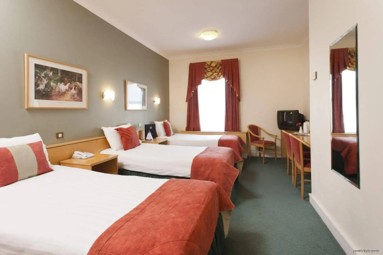 Pery's Hotel