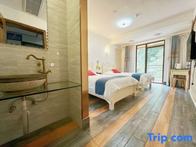 Standard room with balcony
