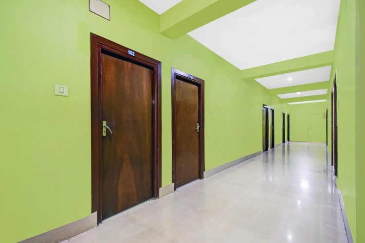 SPOT ON 81981 Emarald Inn