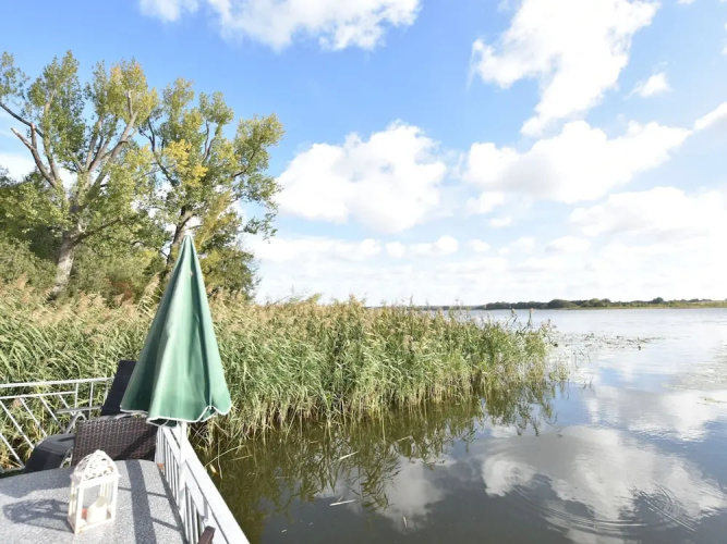 Bootshaus Direkt am See mit Eigenem Steg an der Ostsee
