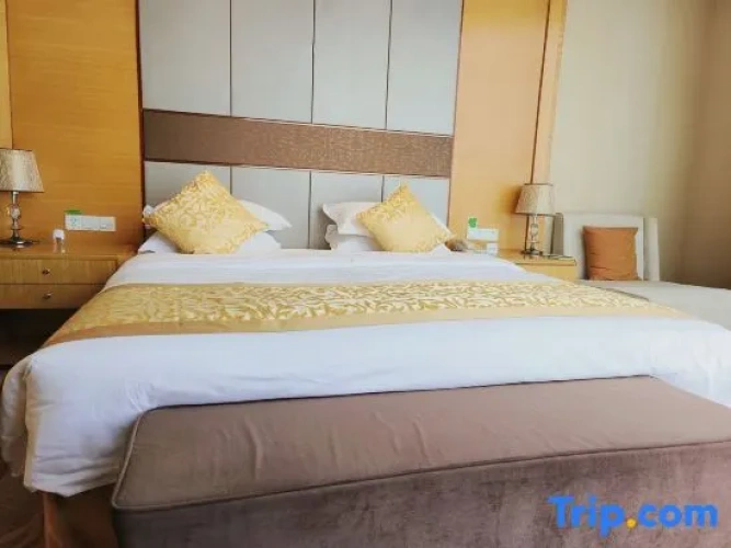 Deluxe Family Suite