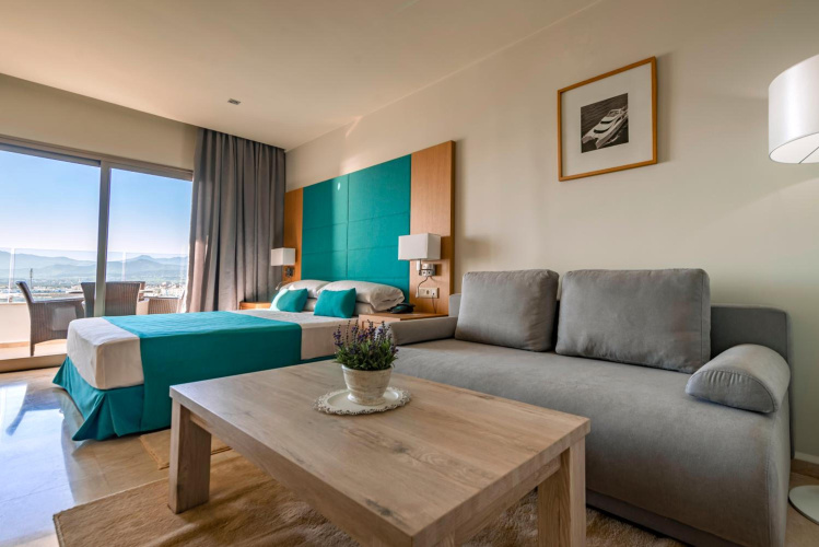 Suites Hotel Omeya