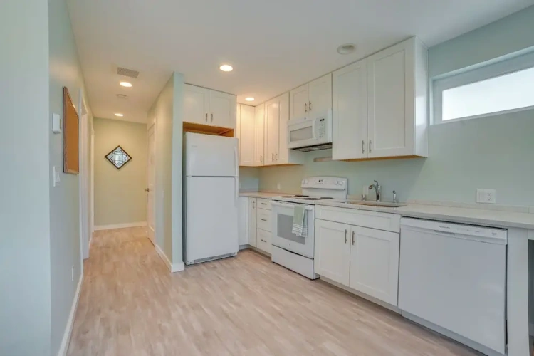 3 Bedrooms Apartment