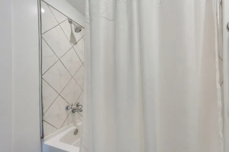 2 Mi to Long Beach Waterfront! Convenient Studio