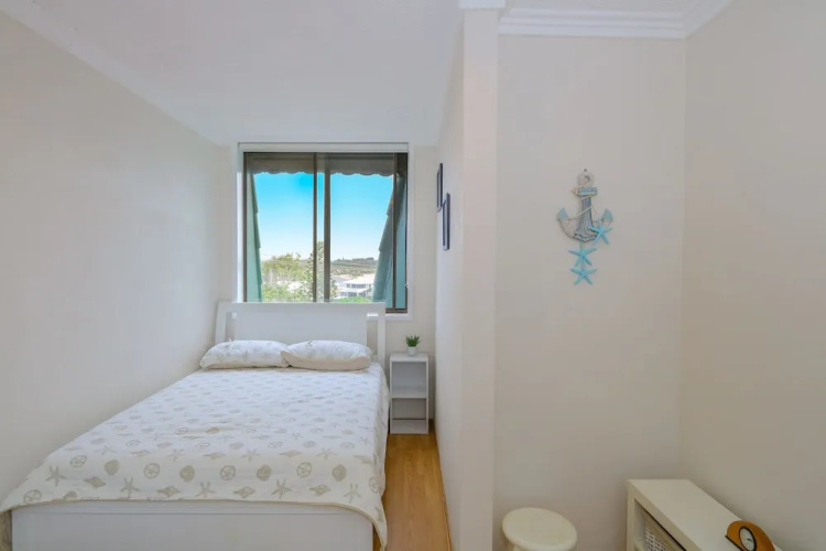 Beachside Bliss '12 Kingsway'