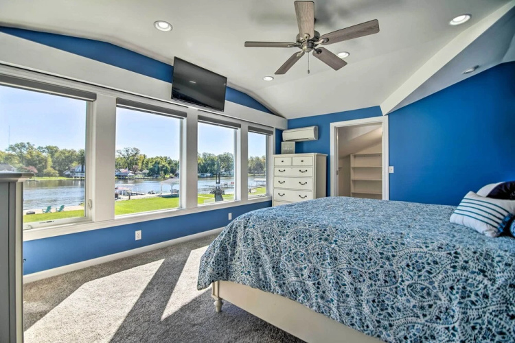 Home on Fox River: Modern Decor Style!