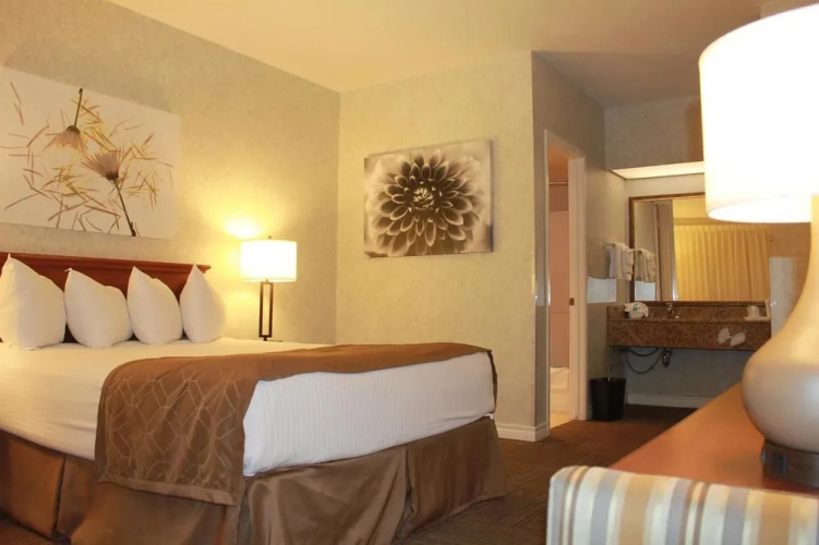 Best Western Corona
