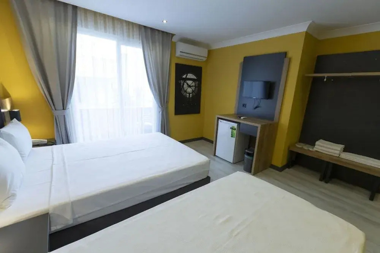 Roy Otel Akçay