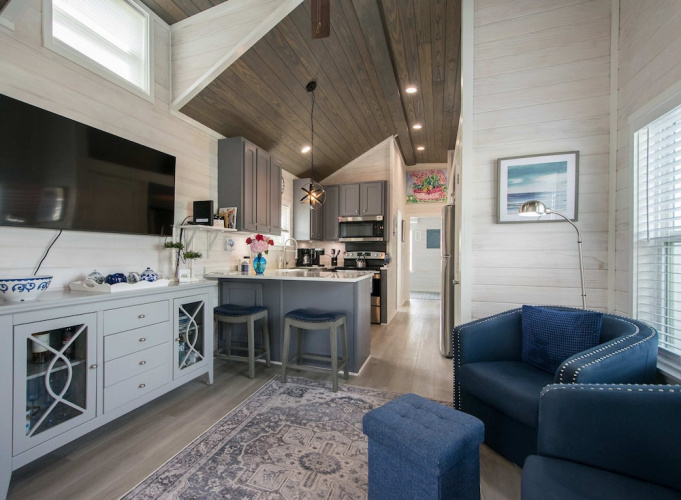 1BR Tiny Home w King Bed Outdoor Space