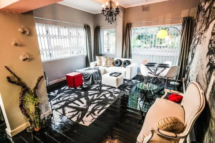 3 York Apartment