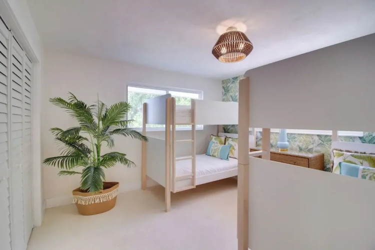 Steps to Gulf: Sleek Top-floor Apt in Tavernier!