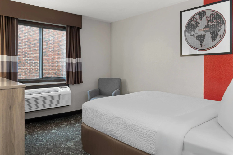 Ramada by Wyndham Cedar Rapids South