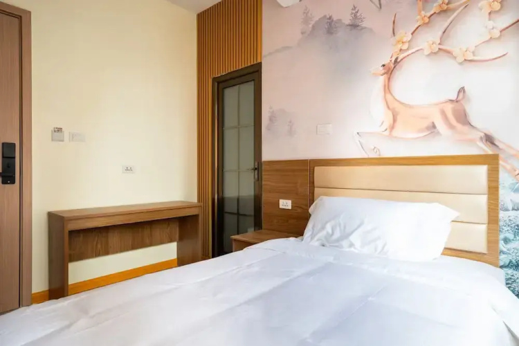 Home me Hotel