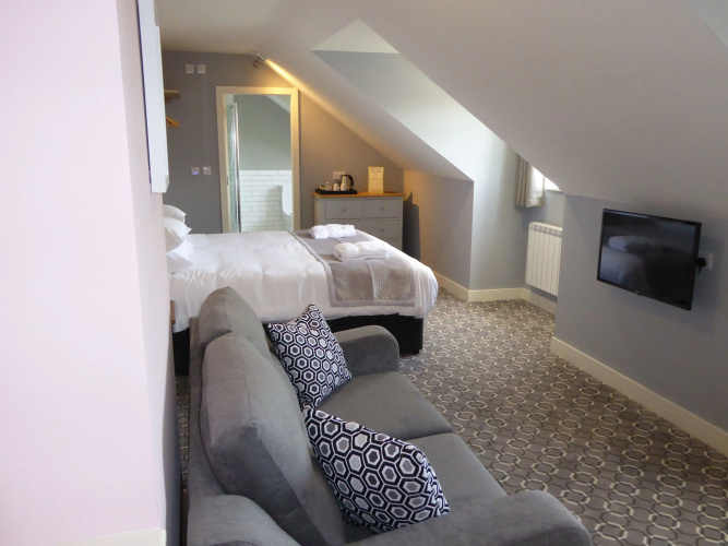 Rooms at 73