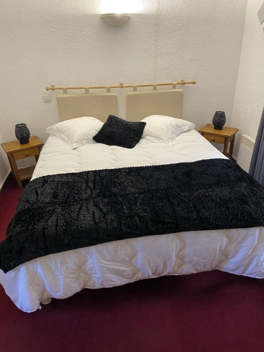 2 Bedrooms Standard Double room with river view