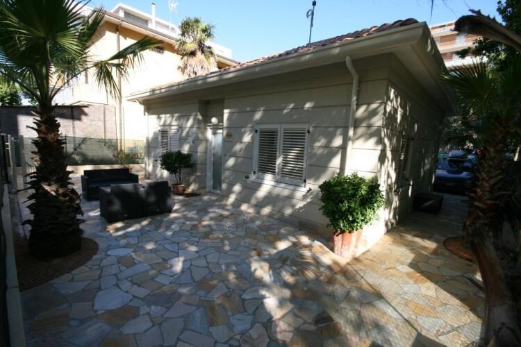 Hotel Sans Souci Over view