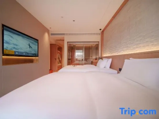 Family Suite with lake view