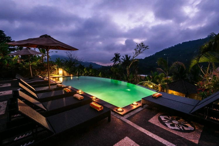 Junior Suite with pool view