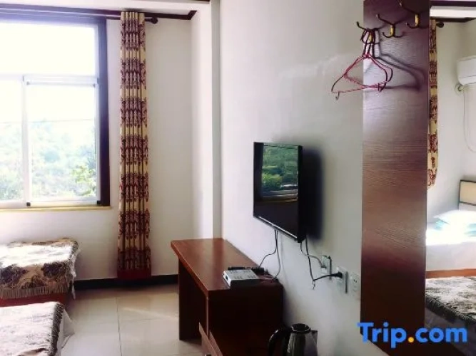 Standard Triple Family room