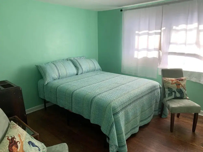 Beach Side Studio #4 1 Bedroom Apts by RedAwning