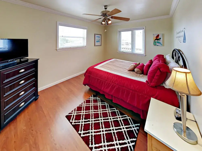 344 E Beach Blvd Condo Unit 21 by RedAwning