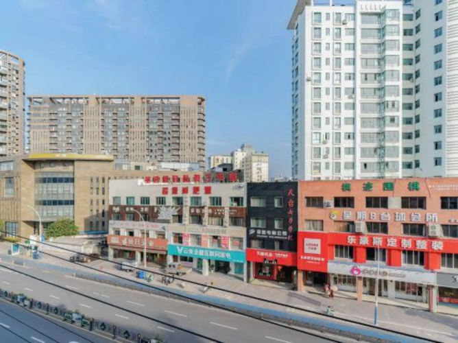 Dongfang Holiday Hotel