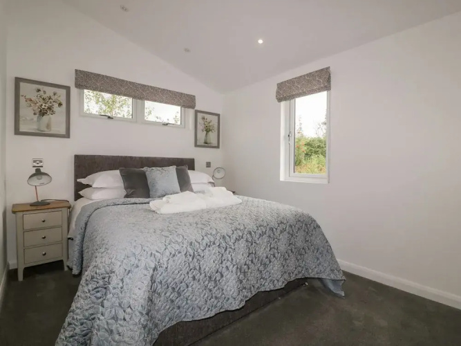 7 Meadow Retreat