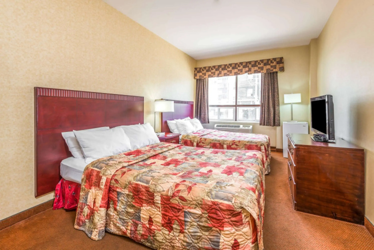 Howard Johnson by Wyndham Toronto Downtown West